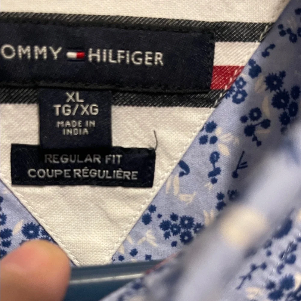 Tommy Hilfiger Men's Blue Patterned Shirt size XL